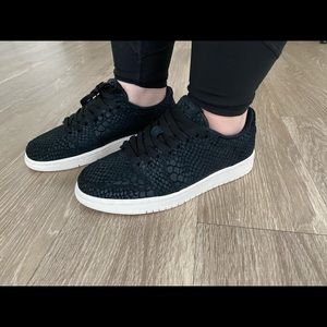 Air Jordan 1 low python black